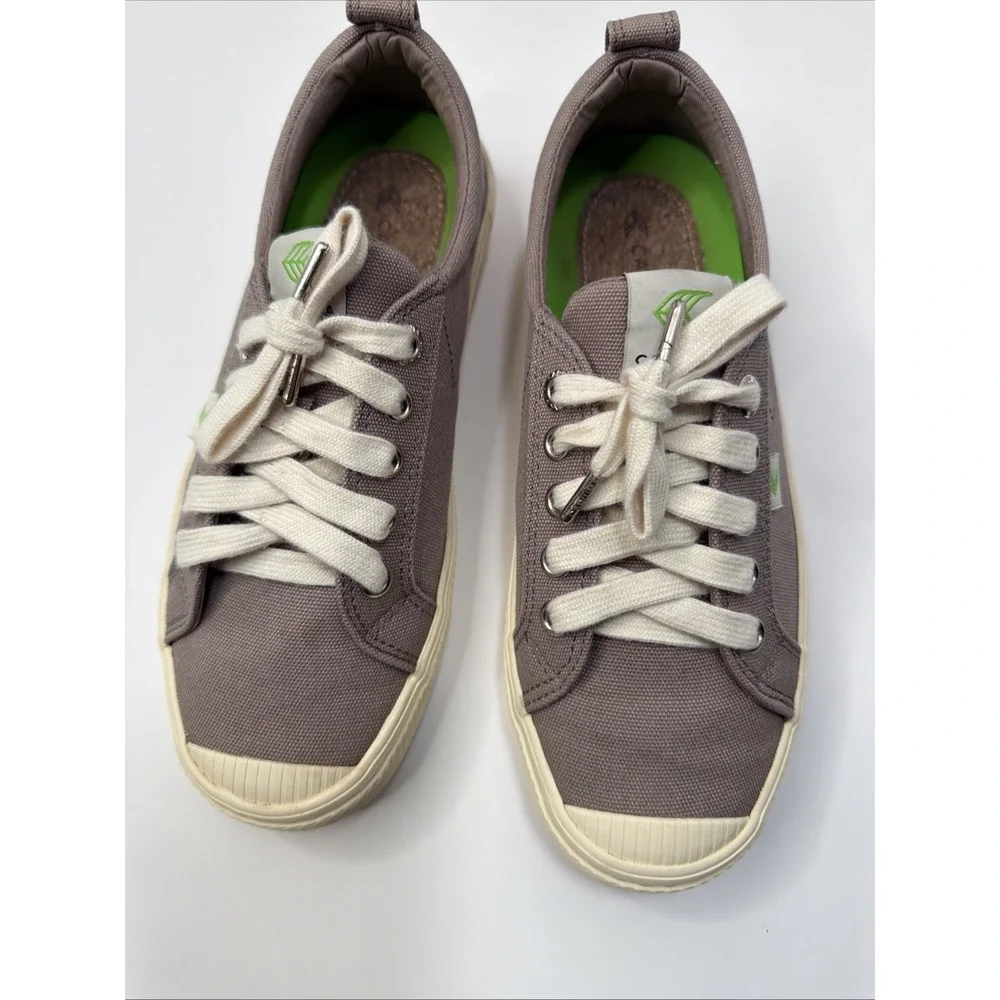 Cariuma Canvas OCA Low Sneakers Shoes Tan/Beige/Brown Womens Sz 7